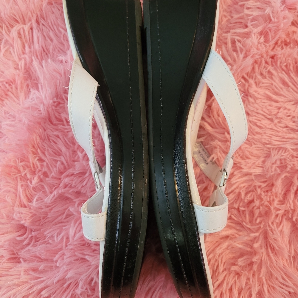 Sandals - Picture 6 of 7